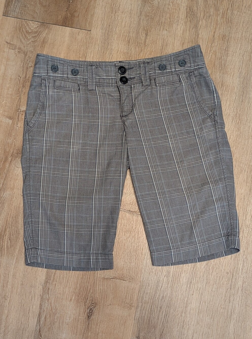American Eagle Y2K Gray Plaid Cotton Low Rise Shorts Classic Tailored Style